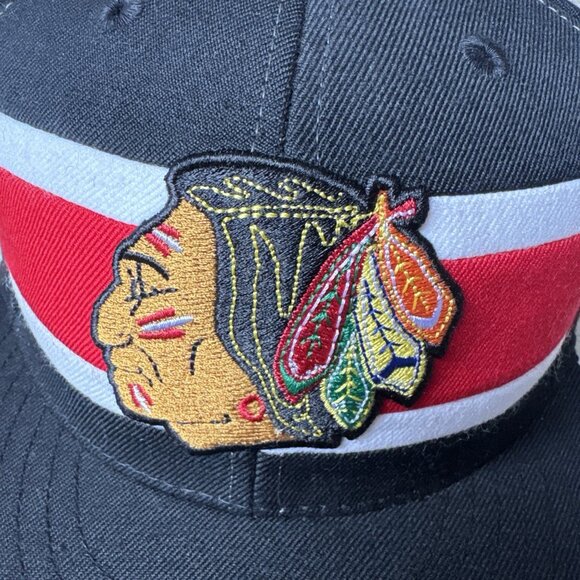 Mitchell & Ness Vintage Chicago Blackhawks NHL Fitted Hat 7 5/8 Black Red White - Picture 2 of 7